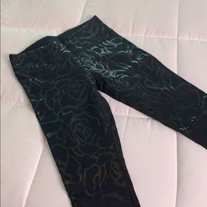 Black rose detail Fabletics leggings